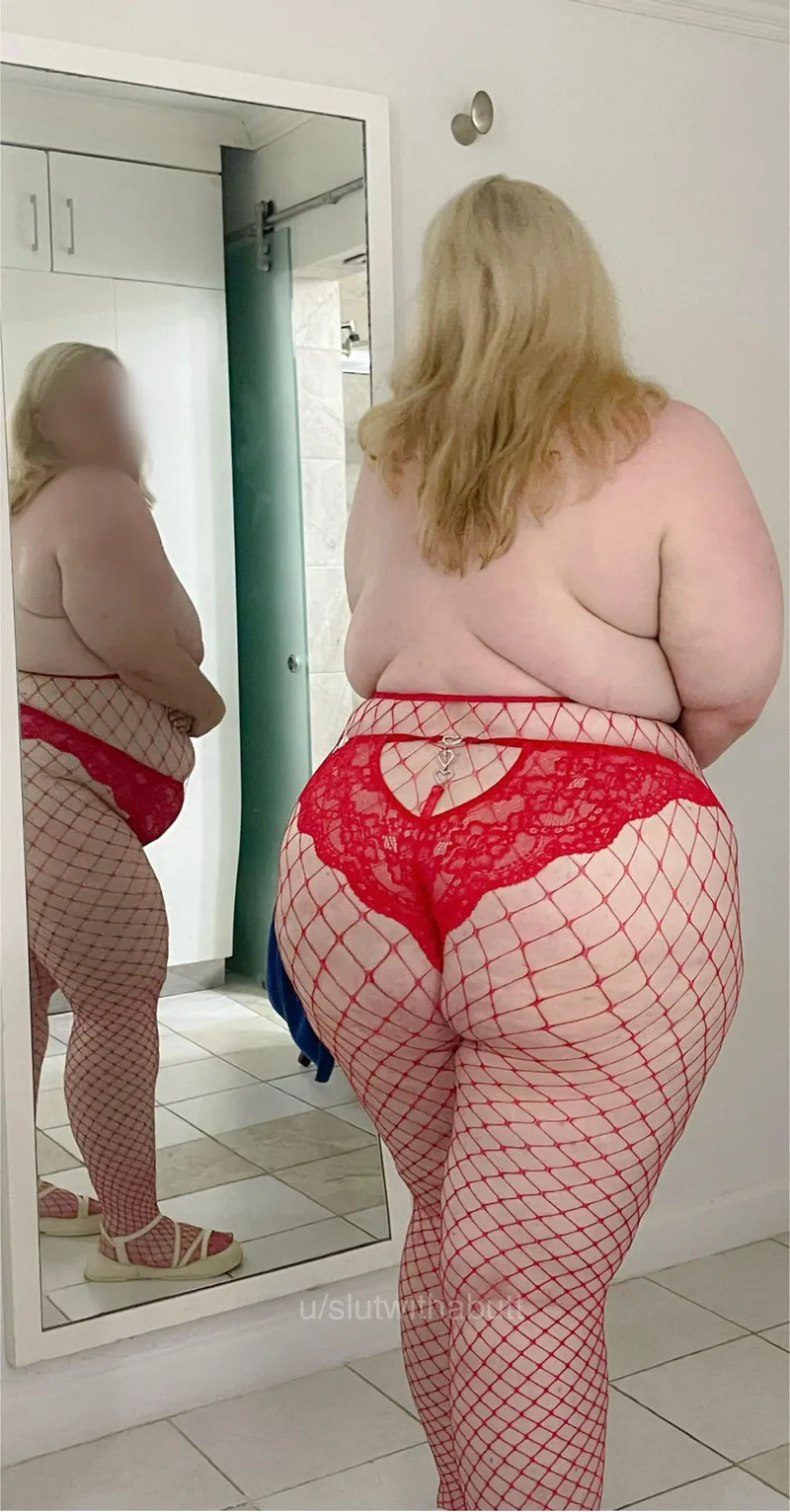 Thumbnail Someone once told me fishnets are for women who are easy by slutwithabutt
