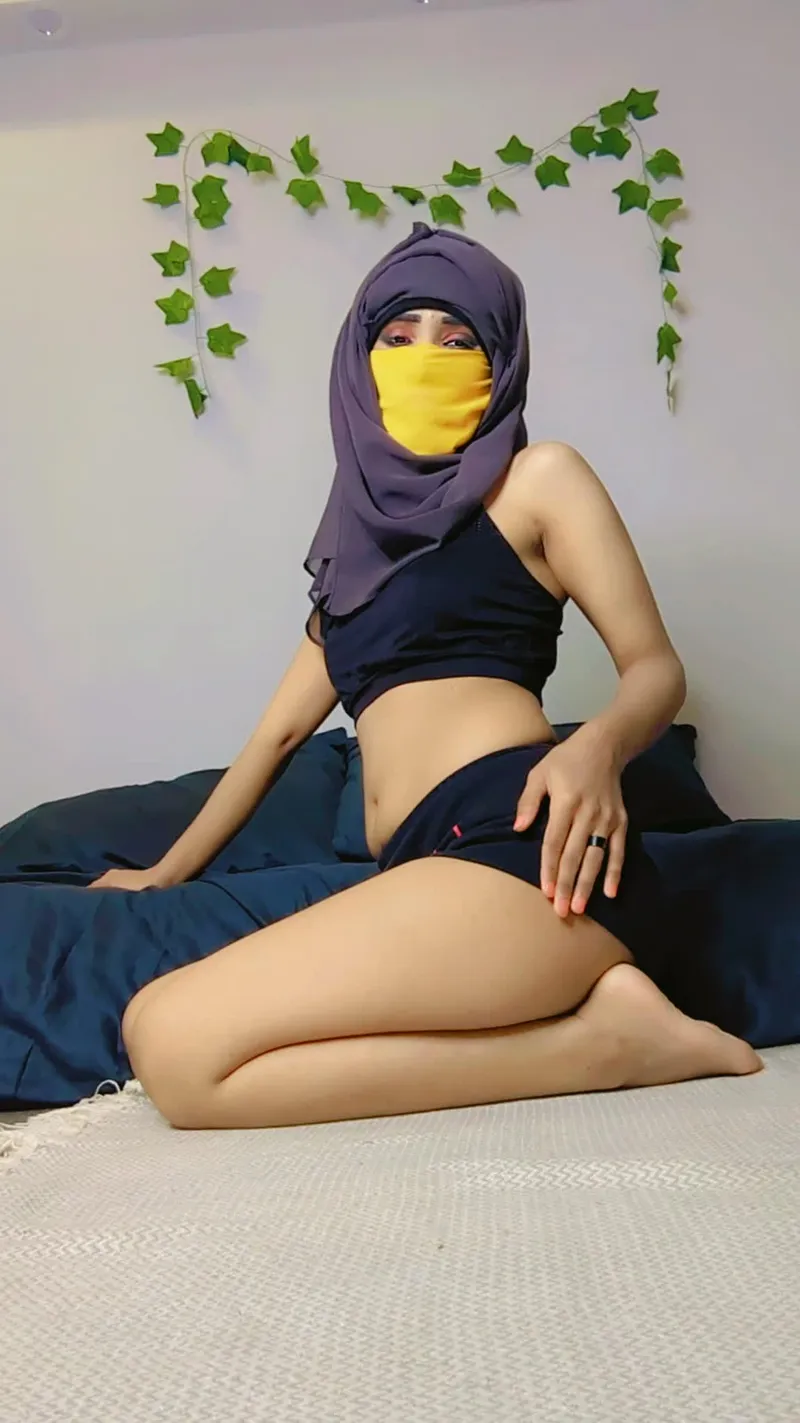 Thumbnail come keep my company <3 by FireTeeen