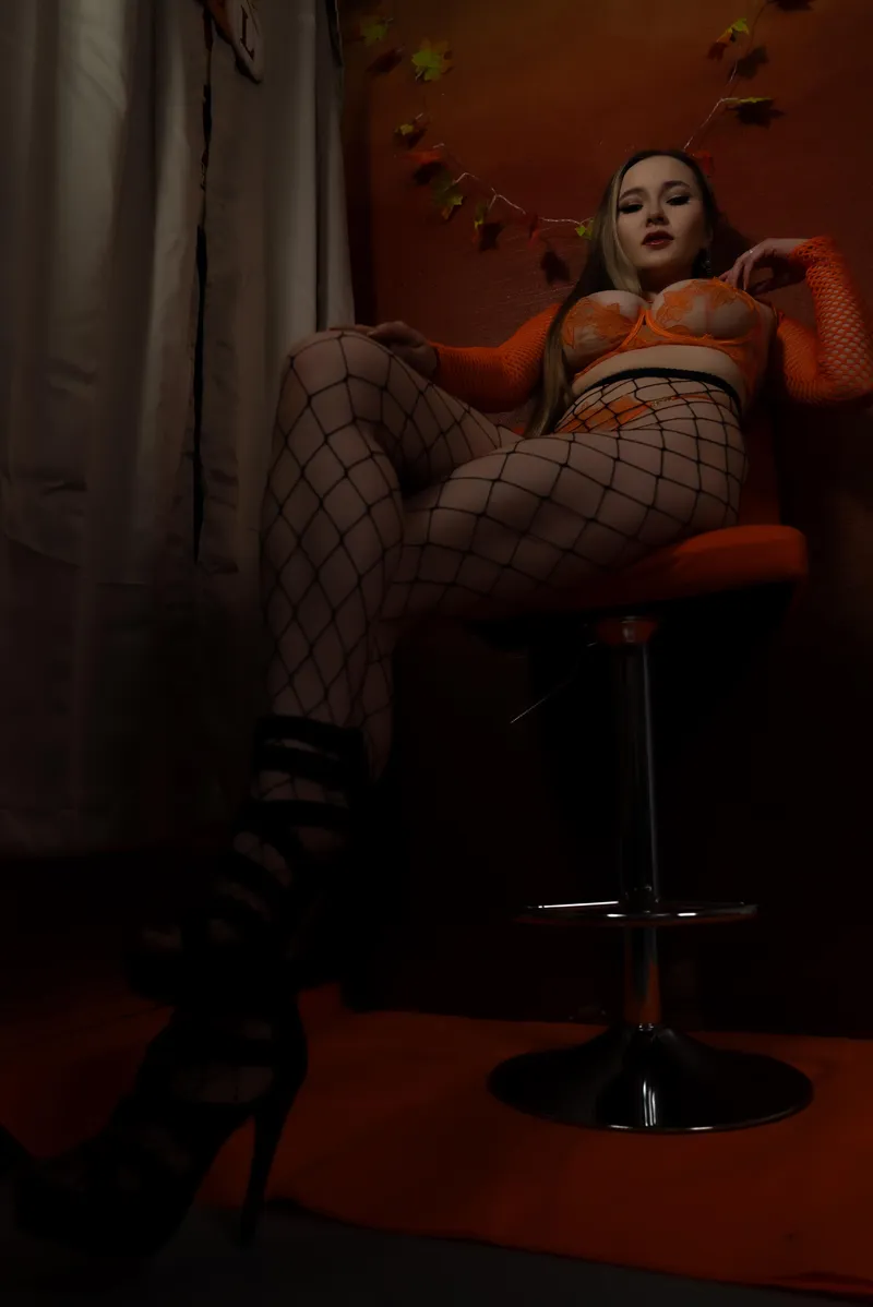 Thumbnail Confidence served on heels by sppwalker_modeling