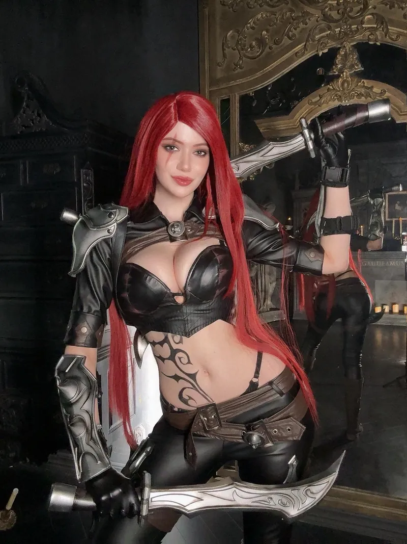 Thumbnail Katarina's League of Legends Cosplay: Alina Becker's Stunning Portrayal