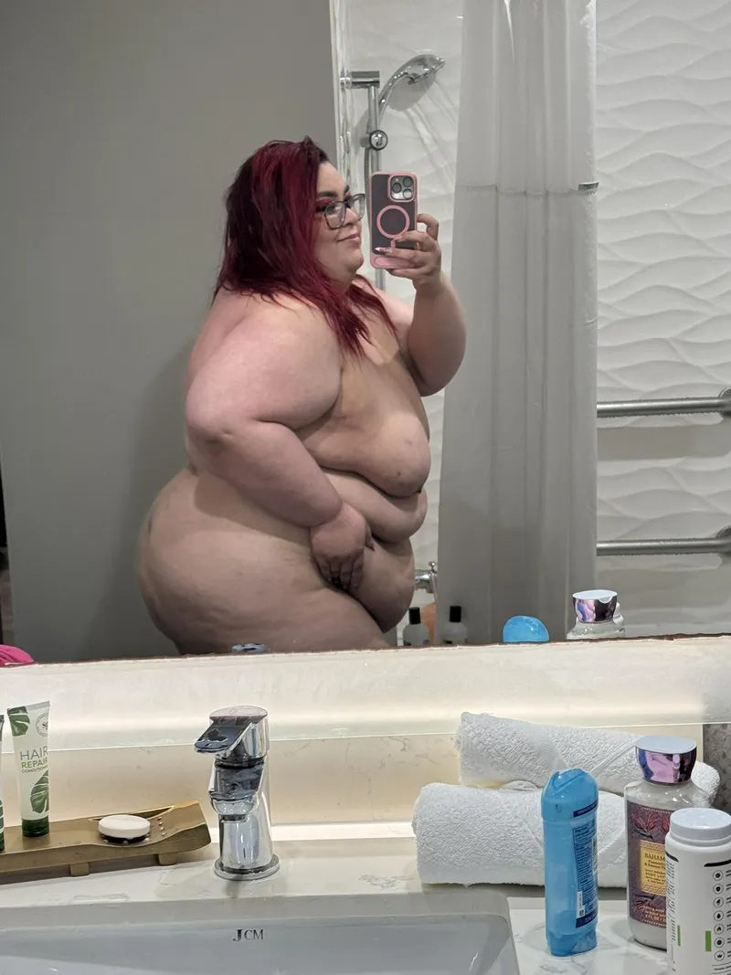 Thumbnail Irresistible Stares: MsMoniBunni's SSBBW Charms