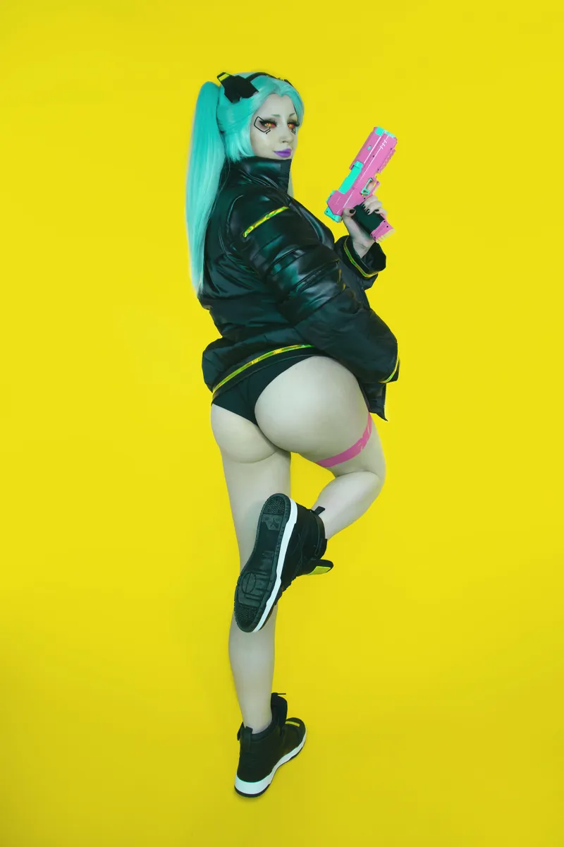 Thumbnail Rebecca's Cyberpunk Cosplay by Shirokitsune