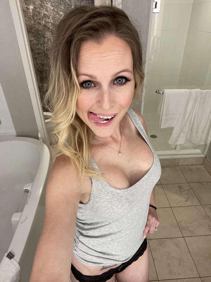 Thumbnail Lily_Devyne's Confession: Feeling a Little Silly Today | Milfie