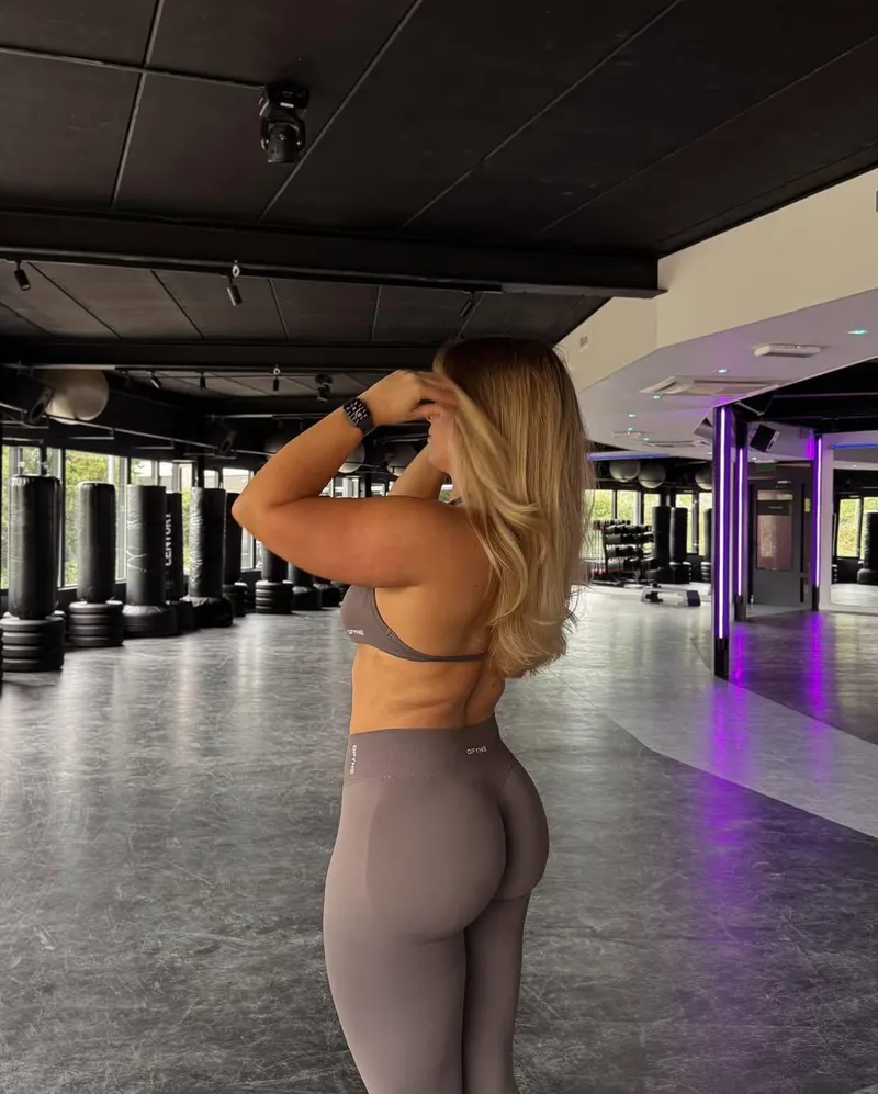 Thumbnail Glute Day Glory: A ThickFit Affair by rosannedf