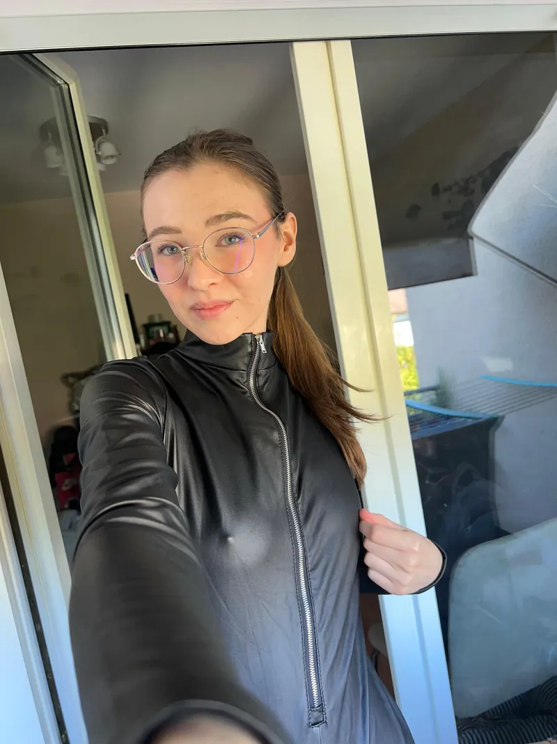 Thumbnail Emmi-Hill: A Vision of Beauty | InstagramHotties