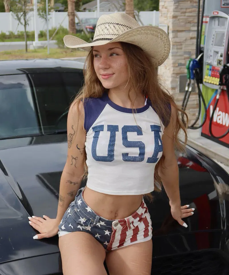 Thumbnail Small Town Vibes: Croptop Style Inspo with theanyalacey
