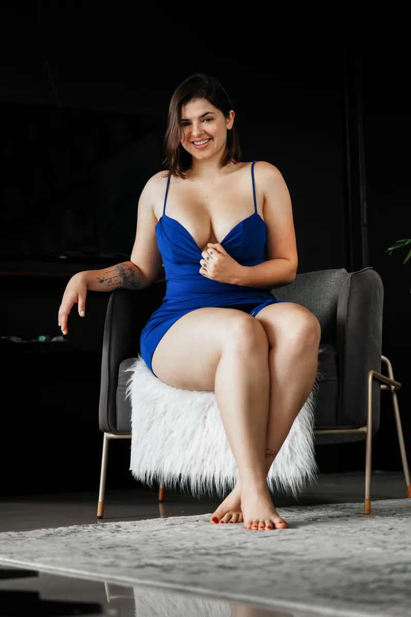 Thumbnail Test Your Self-Control with This Alluring Neckline by kerolaychavess | cleavage