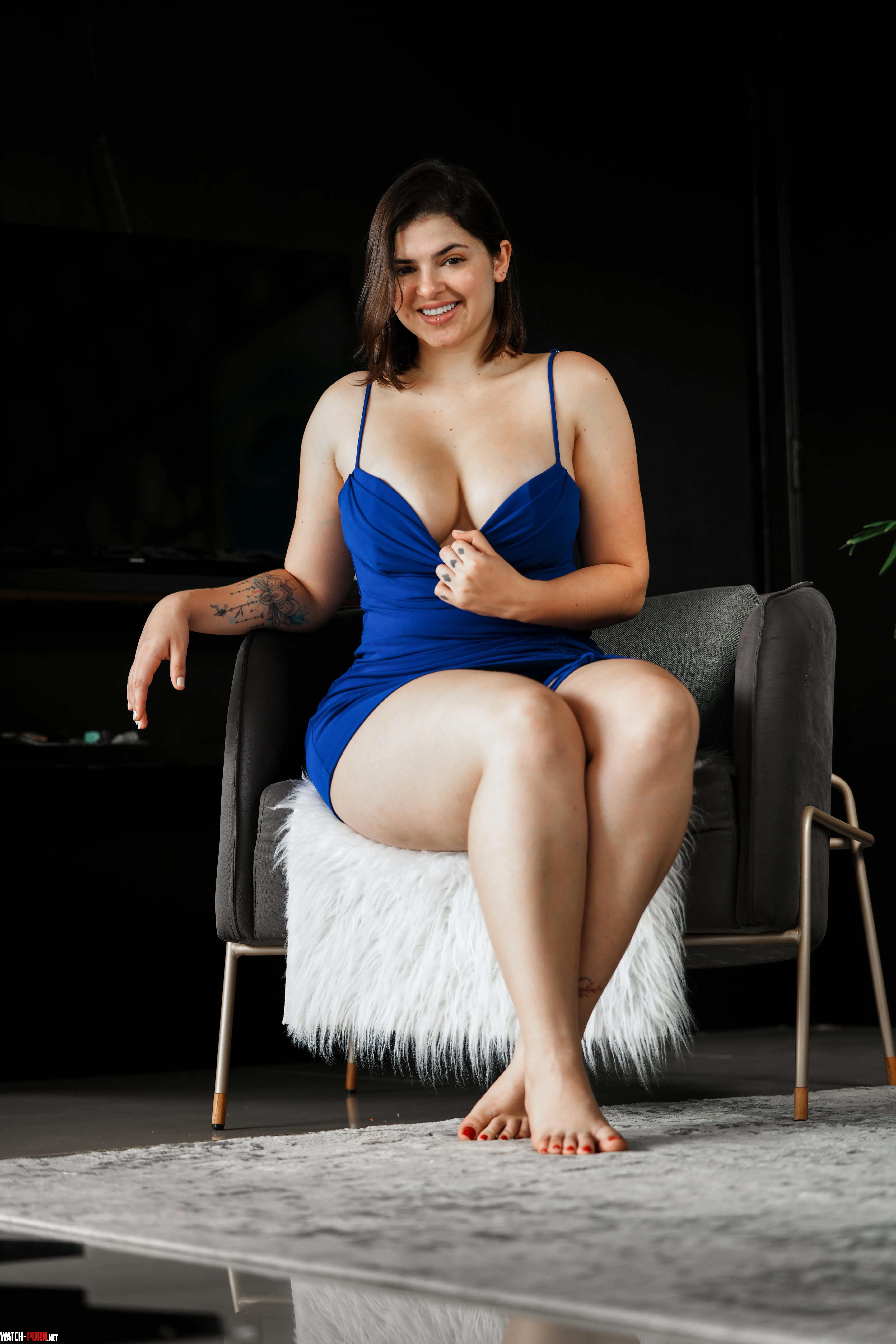 This neckline is made to test your self control by kerolaychavess