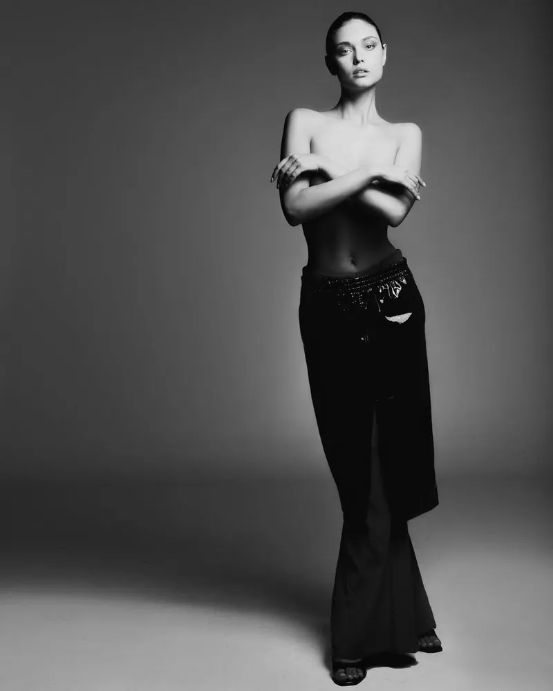 Thumbnail Nikol Nikolova: Provocative NSFW Fashion by PocketsOfFomenting