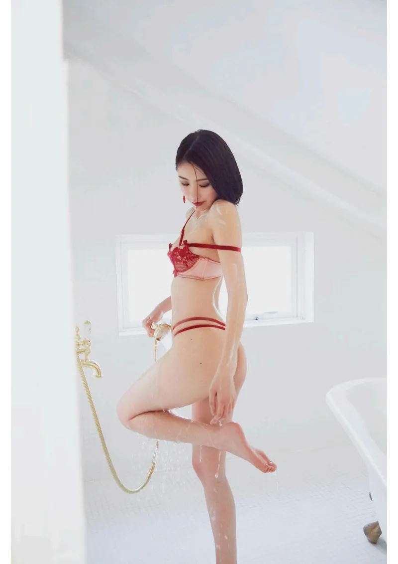 Thumbnail Chiaki Shimoyama: Exploring the Enigmatic Gravure World | Embarrassed-Baby6121