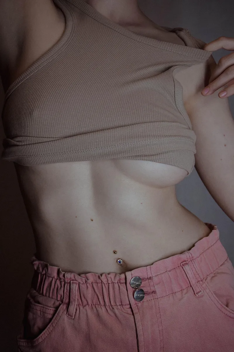 Thumbnail Underboob Flaunt: Embracing Sensuality with buonbella
