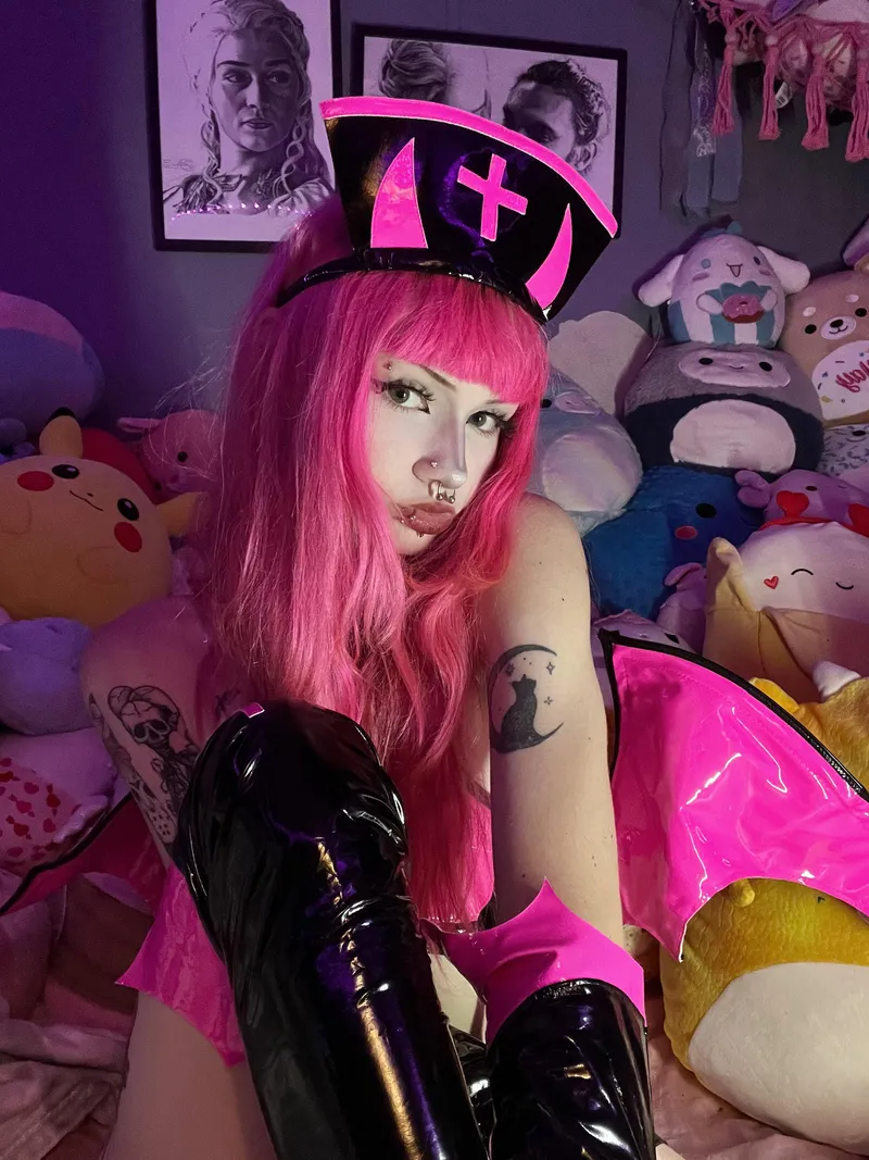 Thumbnail Succubus Presence: Scary or Sweet - Explore with pinkxpancakes