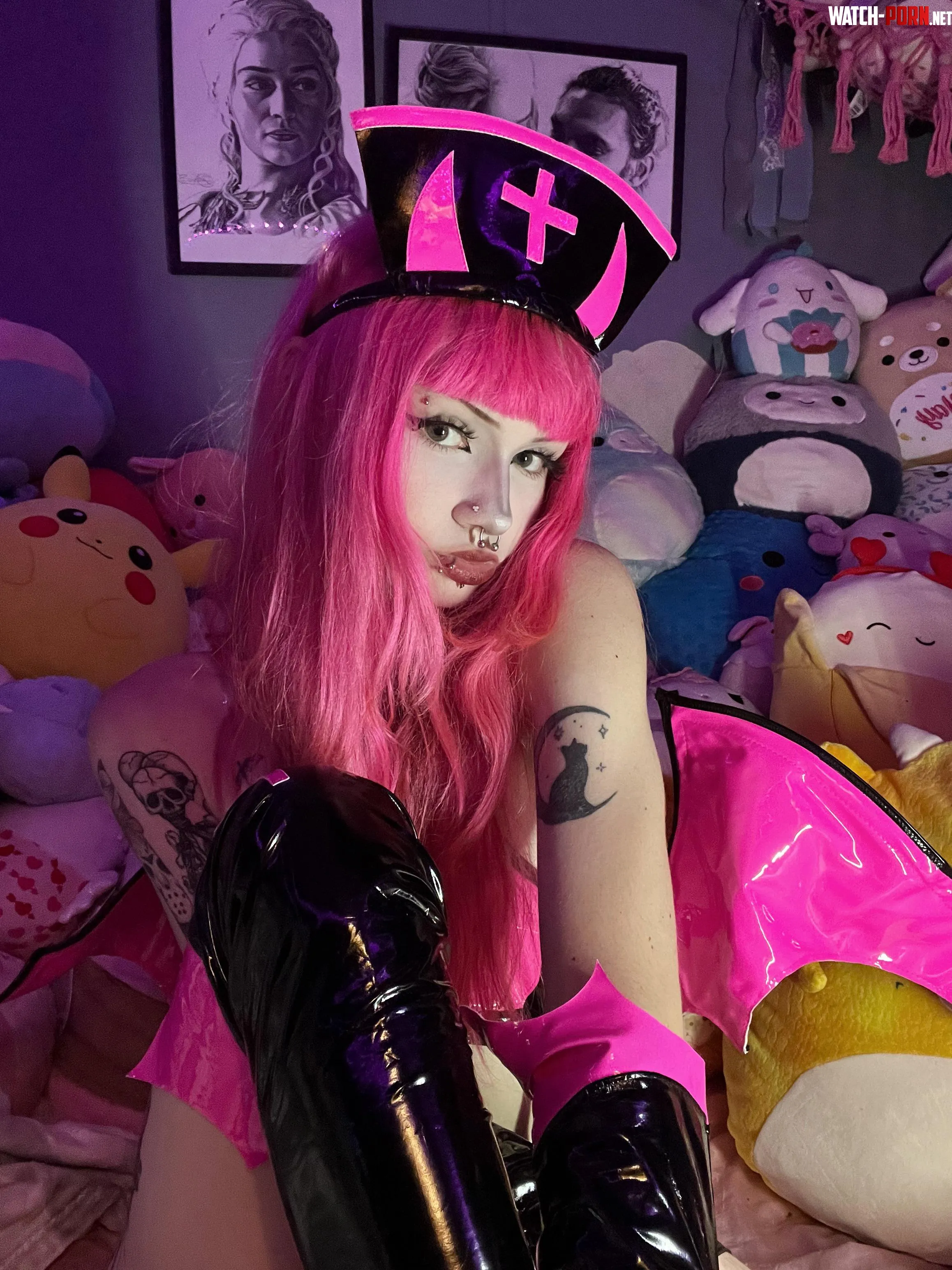 Scary (or sweet) succubus is here by pinkxpancakes