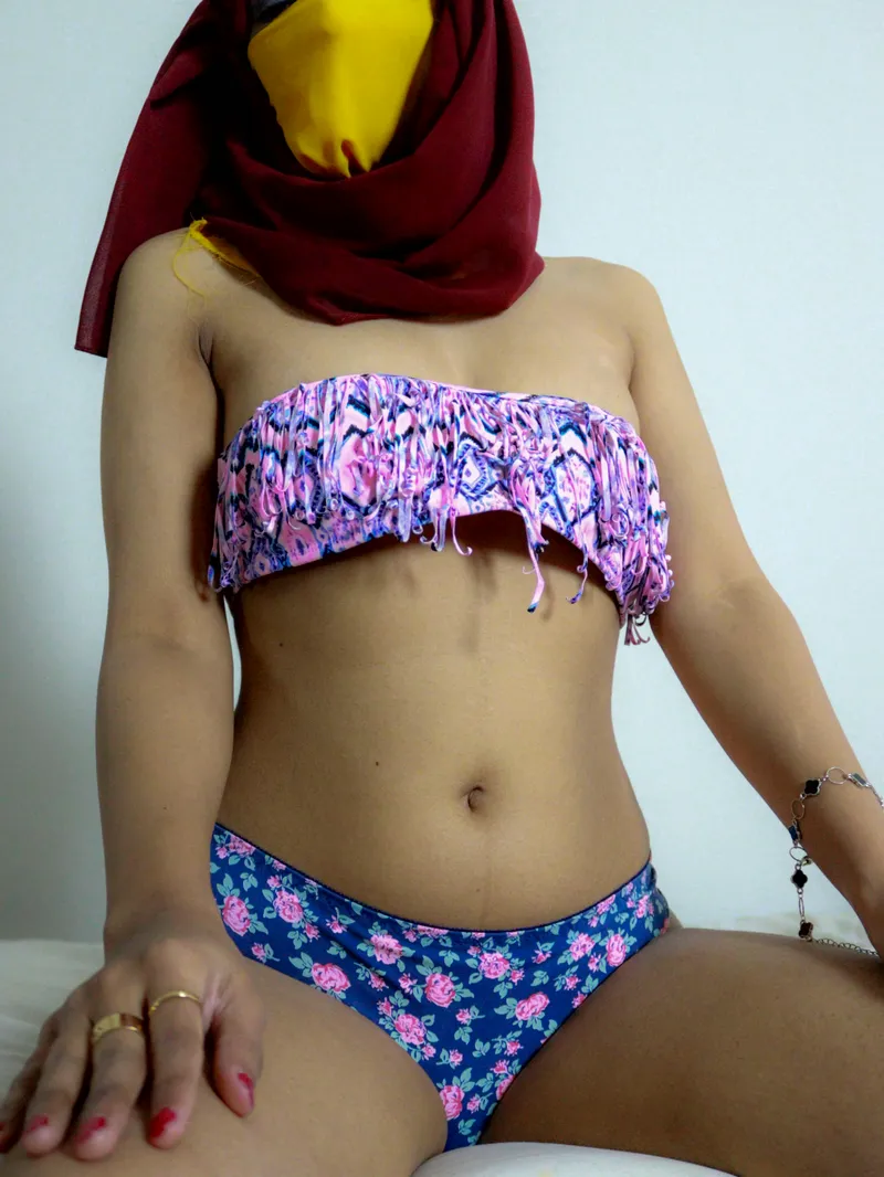 Thumbnail Self-Image Debate: Hot or Average? | FireTeeen | asiansgonemild Category