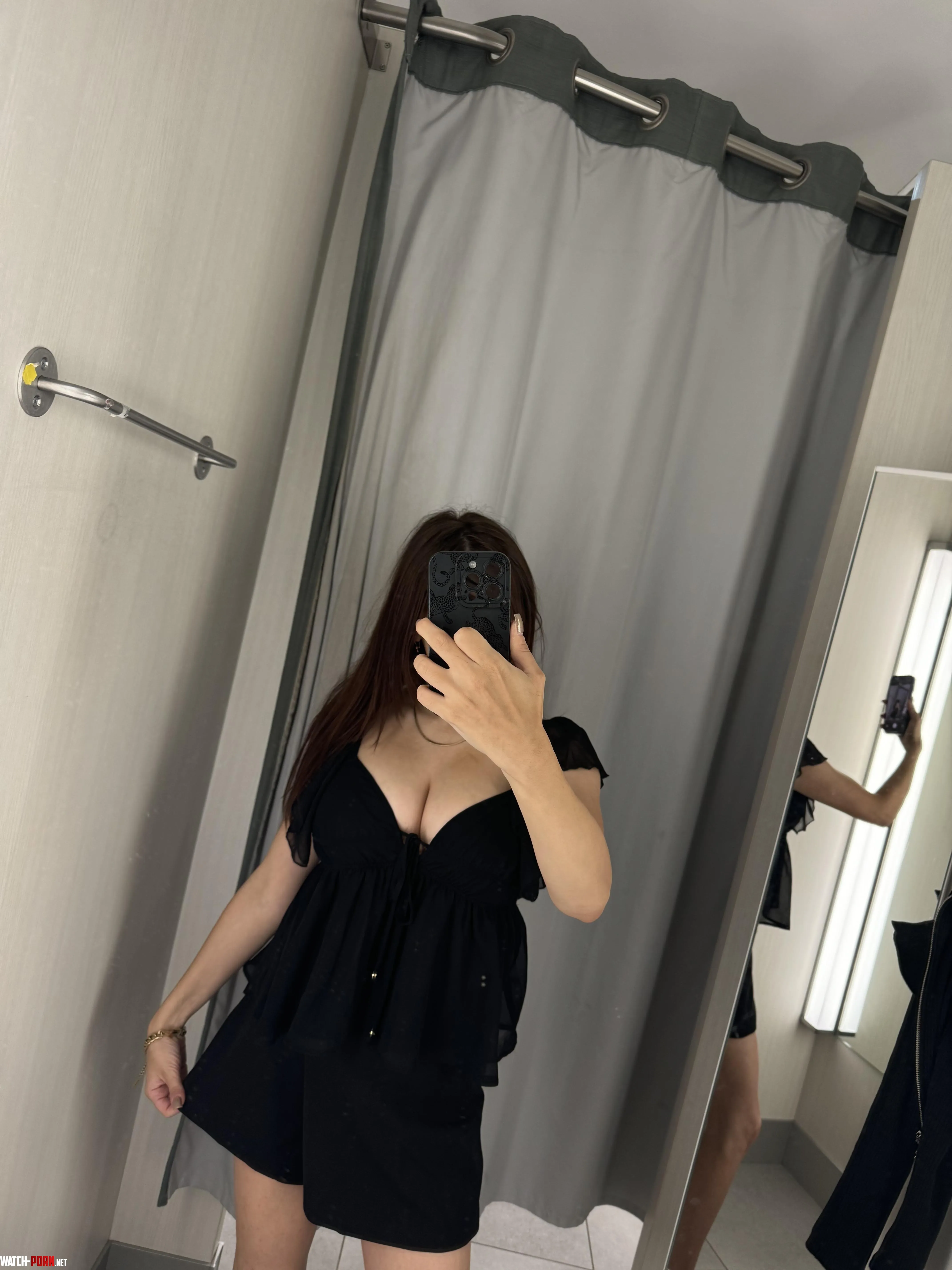 Cleavage pic from a few days ago by Rosy_Black