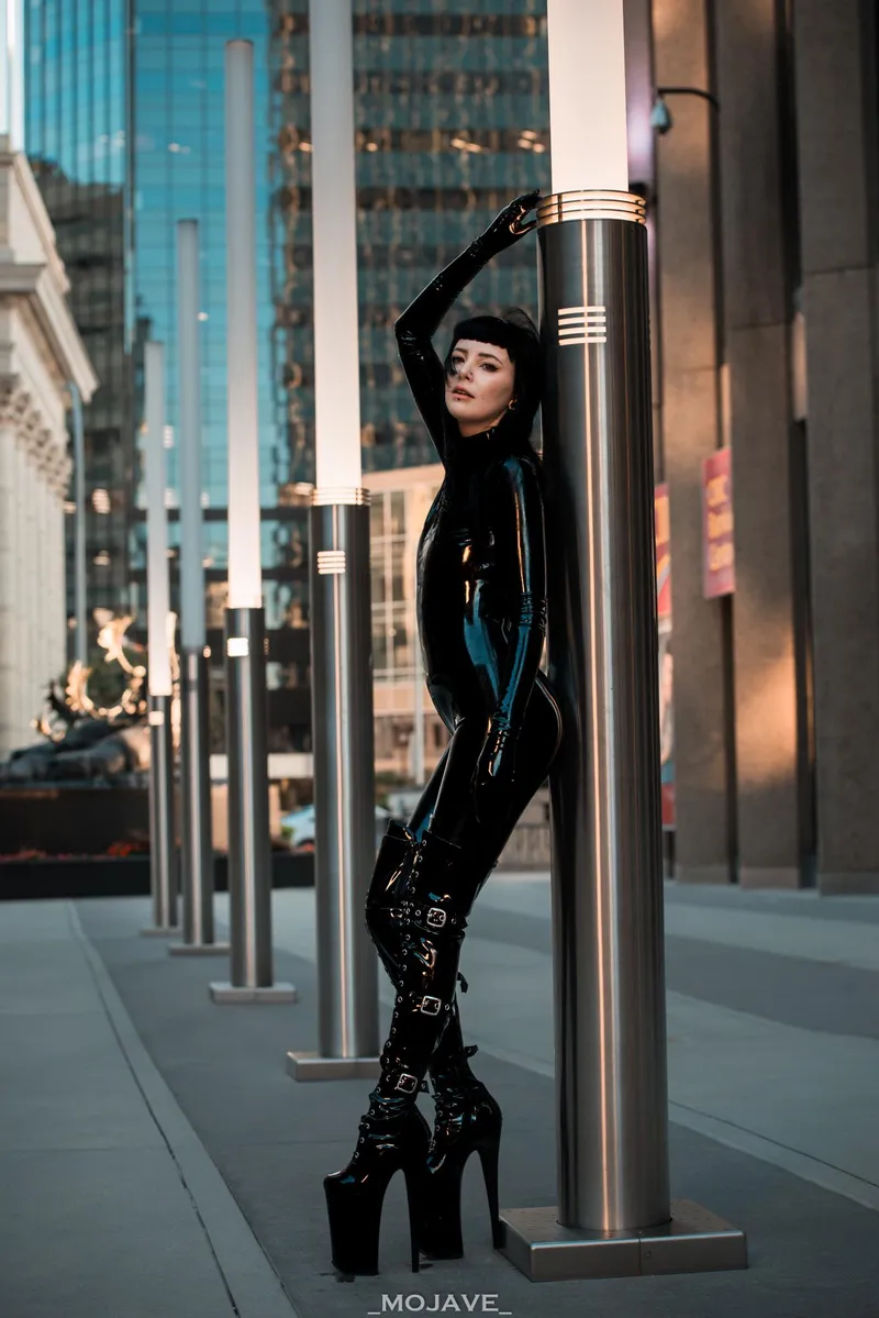 Thumbnail Latex Fashion Hits the City Scene