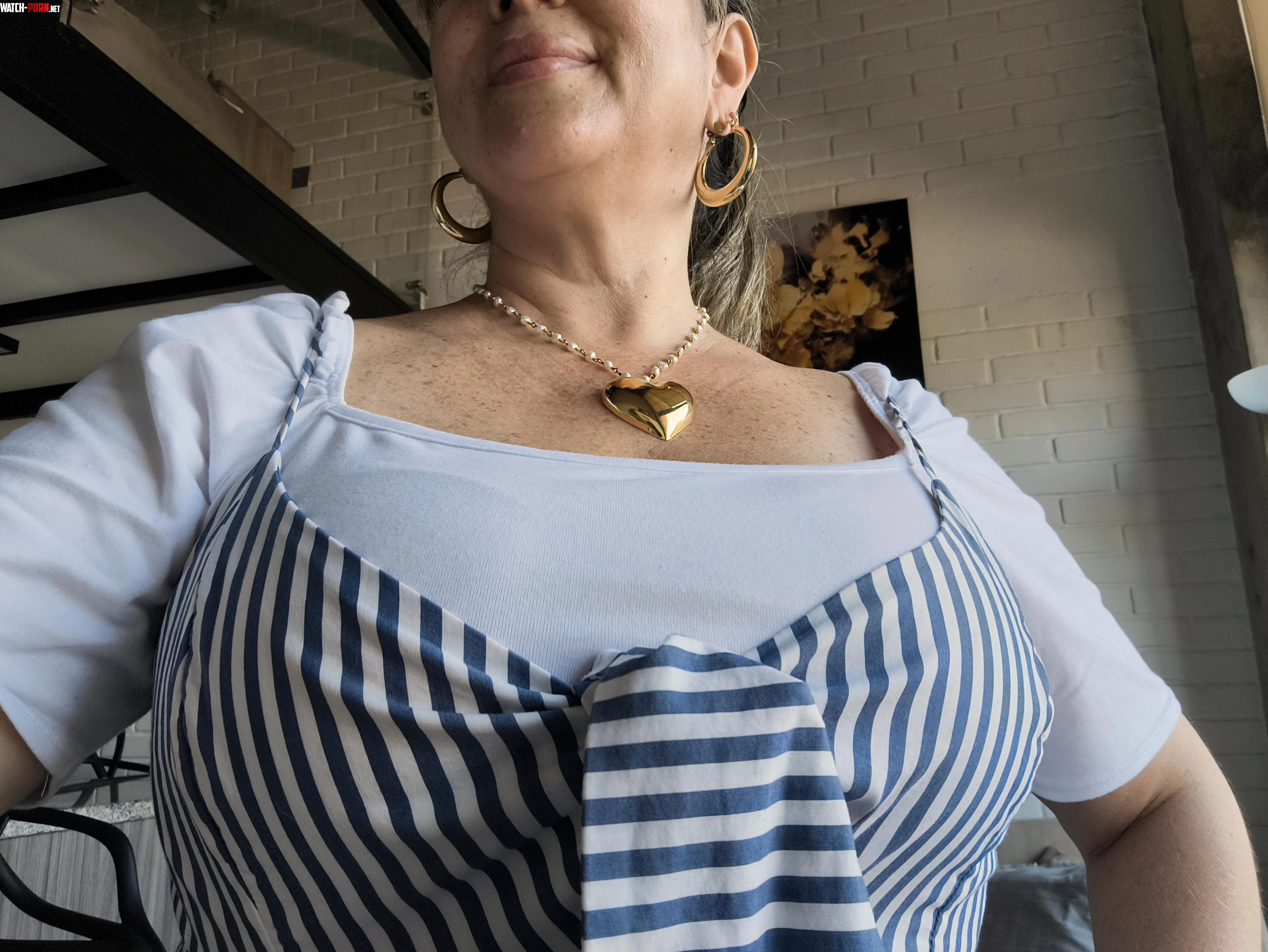 Would you eat out a classic milf born in the 70's? by oldofficemom