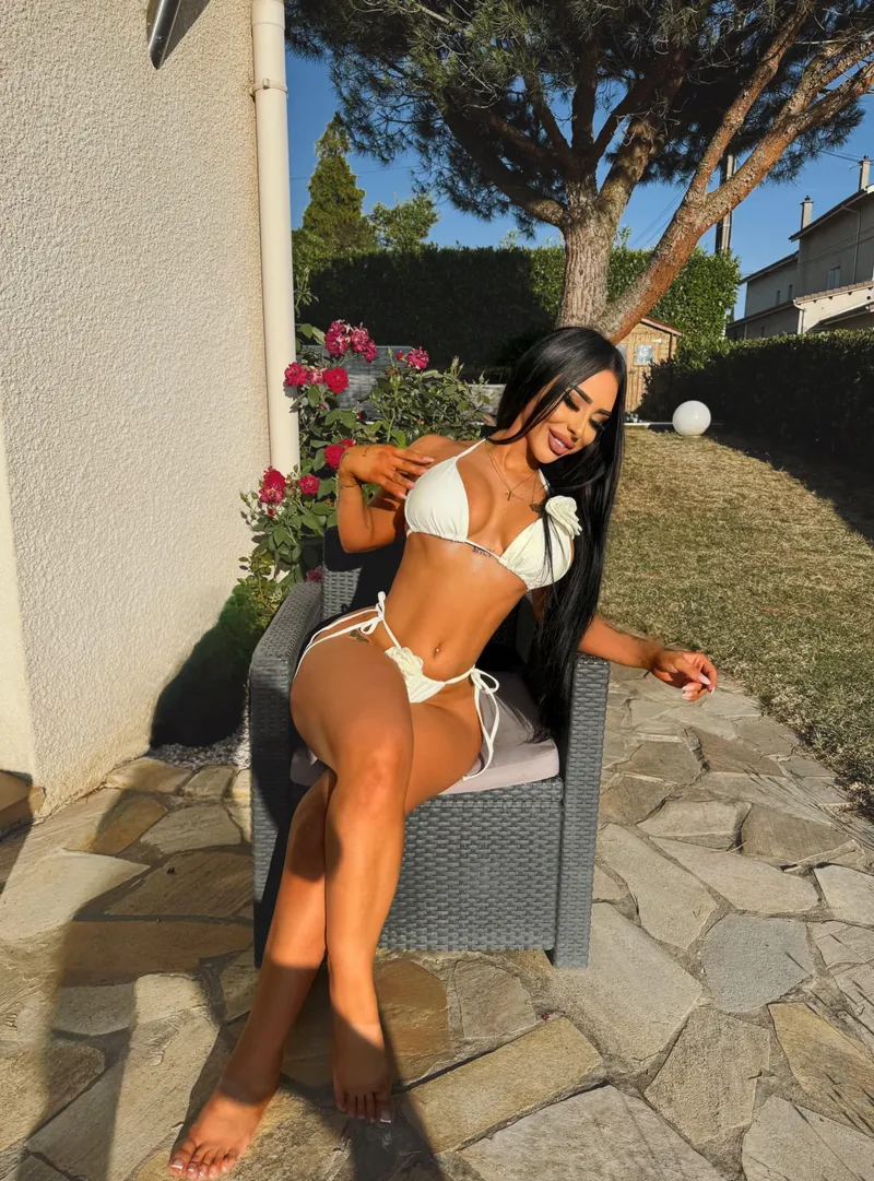 Thumbnail Achieve a Tighter Body with this Bikini Workout Guide | boredandbrattybabe