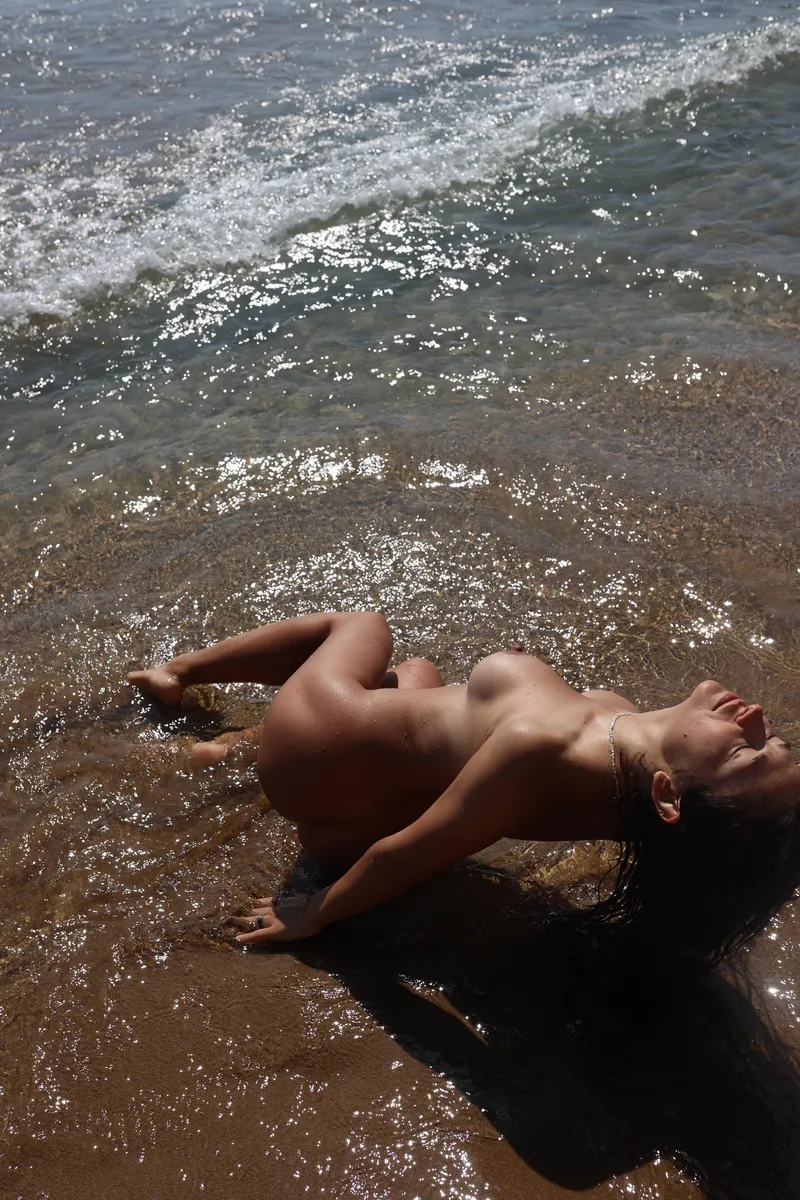 Thumbnail Complete Beach Experience: OutdoorExplorerr’s Invitation | Category: OnlyFansChicks