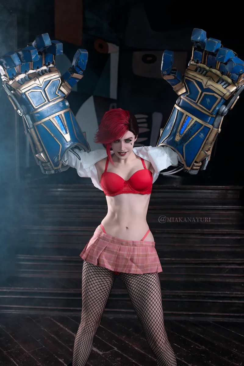 Thumbnail Miakanayuri's 'My Vi cosplay' in Rule34LoL Category
