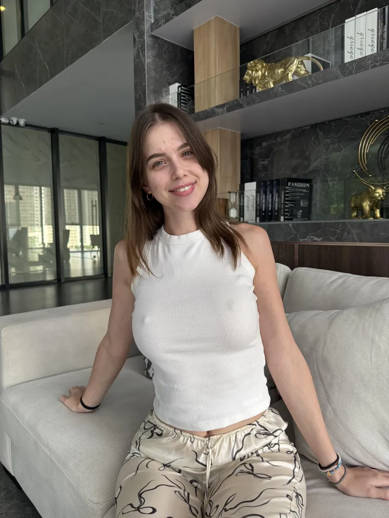 Thumbnail Experience the Sunshine Feeling of Being Braless by MistressTrixxy