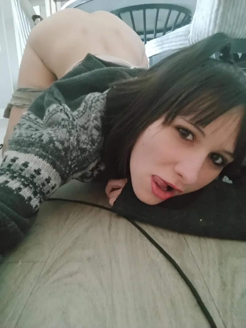 Thumbnail Tempting Tease: Explore Sensual Content by cloudygal94 in OnlyFans101
