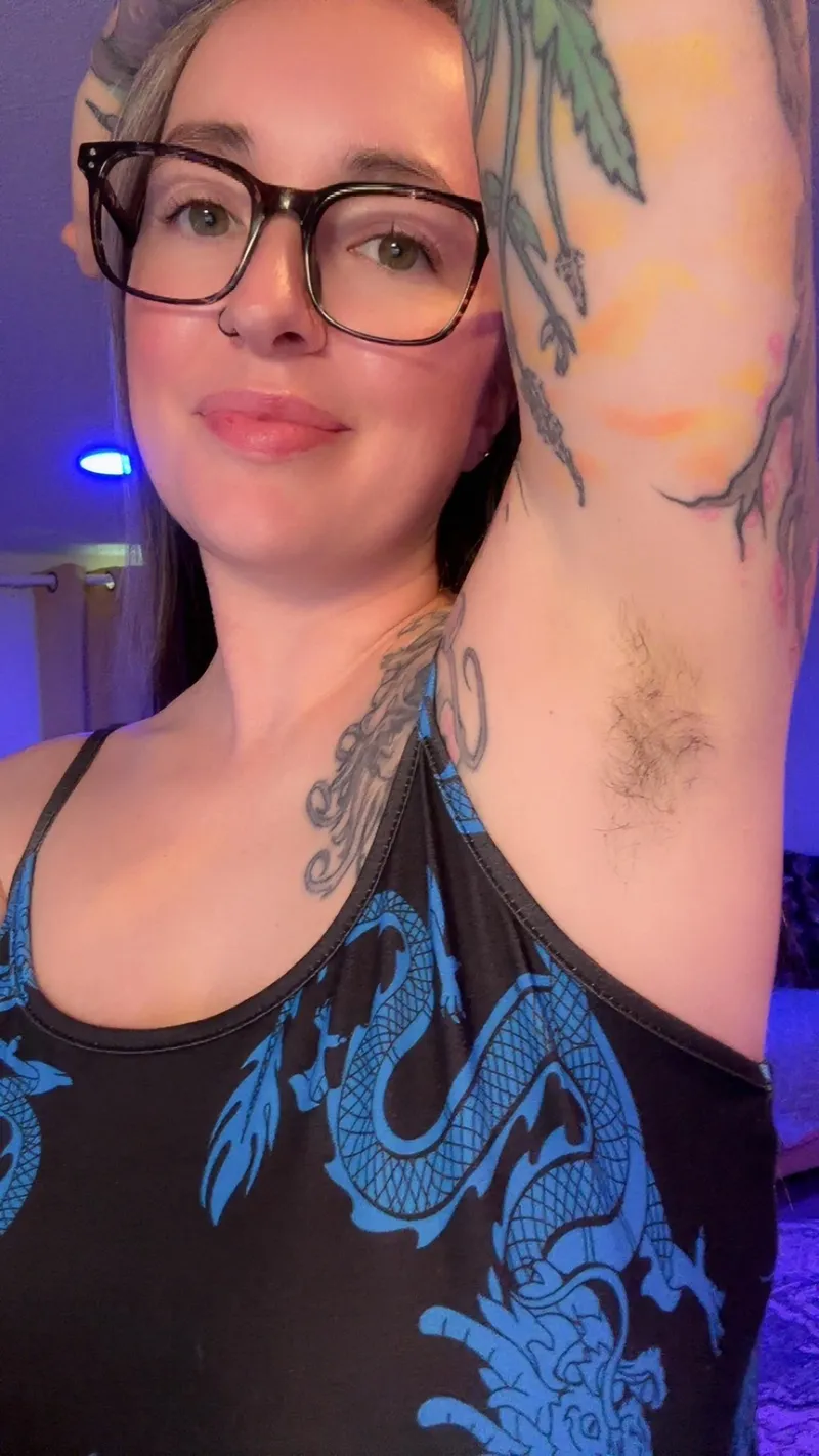 Thumbnail Come sniff my sexy pits by FoxyFarrah