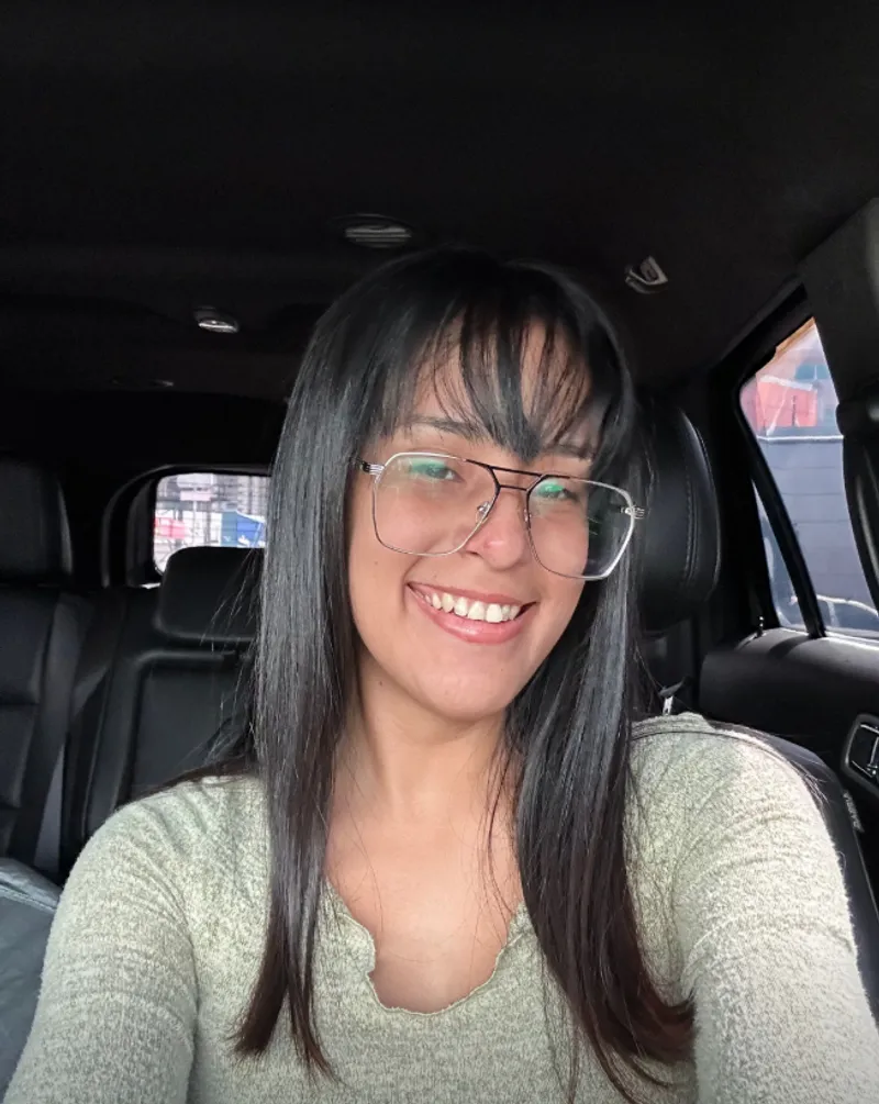 Thumbnail Capturing Classy Selfies in Style: Tips from Low-Dealer-9487