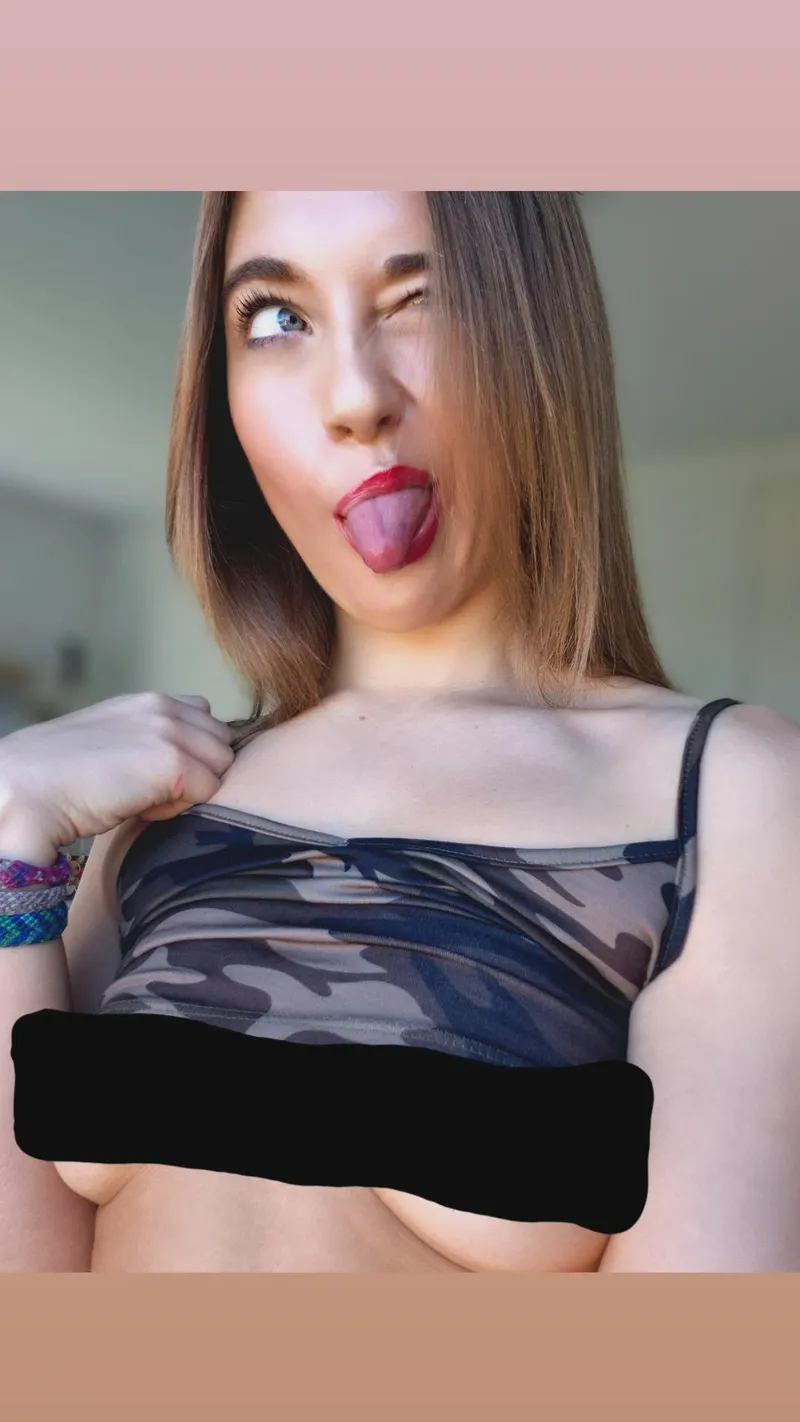 Thumbnail Indulge in Perfect Gym Girl Boobs with QueenKongFitness