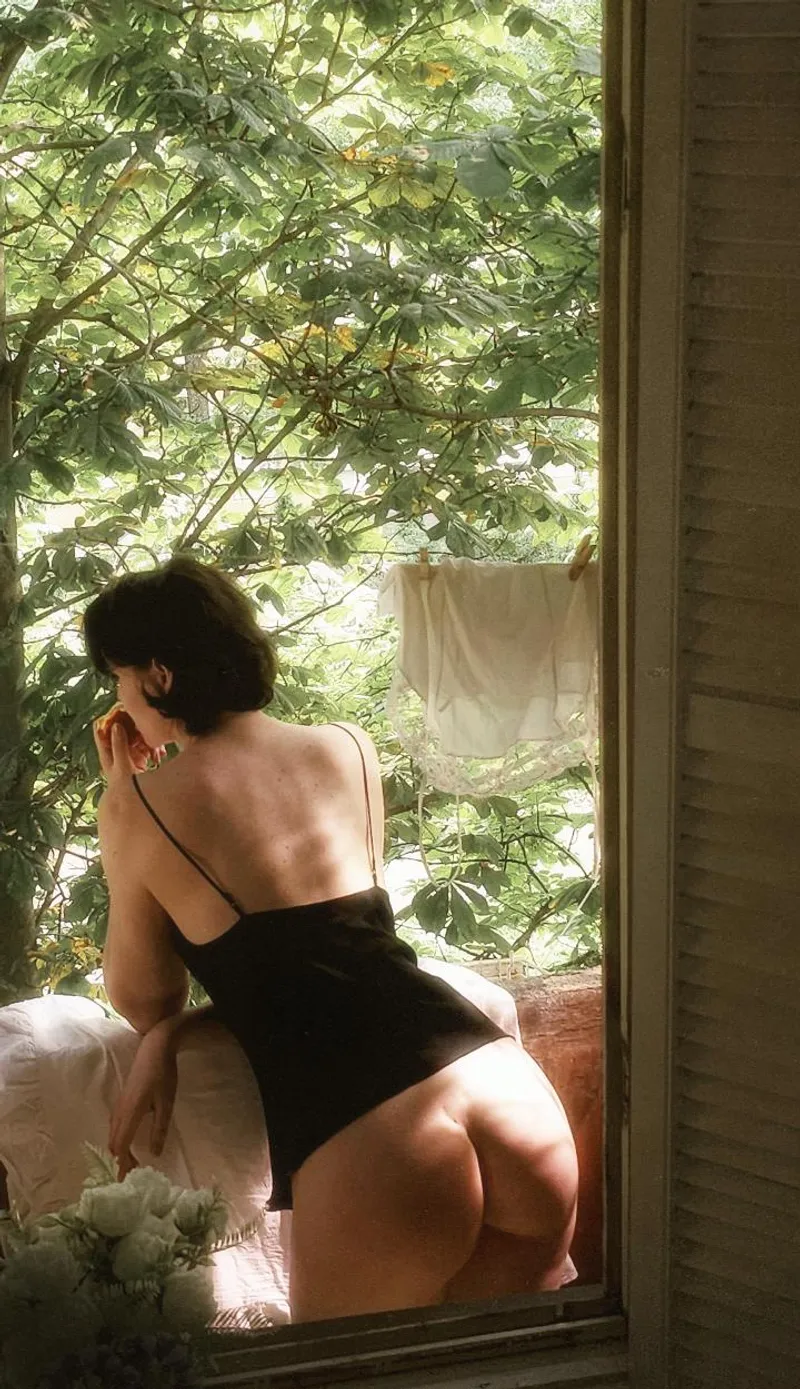 Thumbnail Embracing Nature: Cherishing Warm Days - Satanoperkele | shorthairchicks