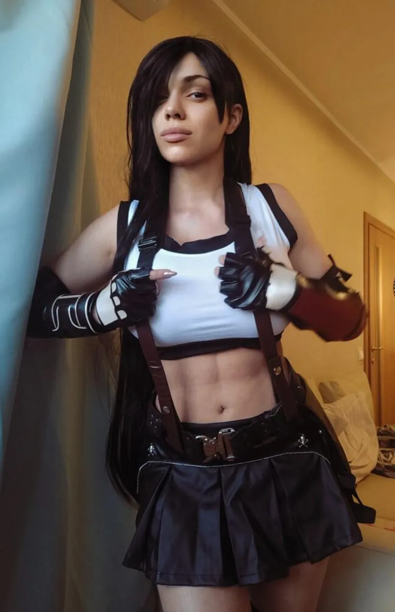 Thumbnail Tifa Lockhart Cosplay Showcase by Octokuro