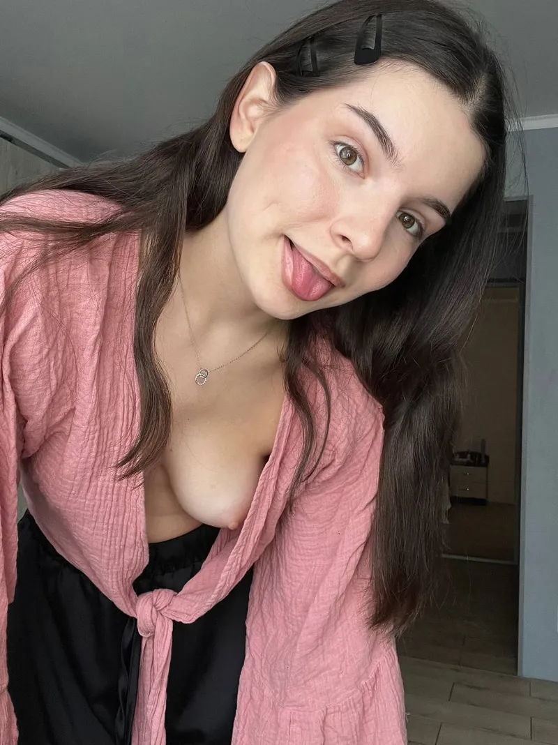 Thumbnail Forgot my bra… surprise! by Newinturn