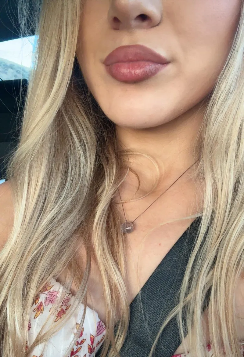 Thumbnail Pouting Perfection: Embrace Goddess Lips Each Morning by goddesssophie111