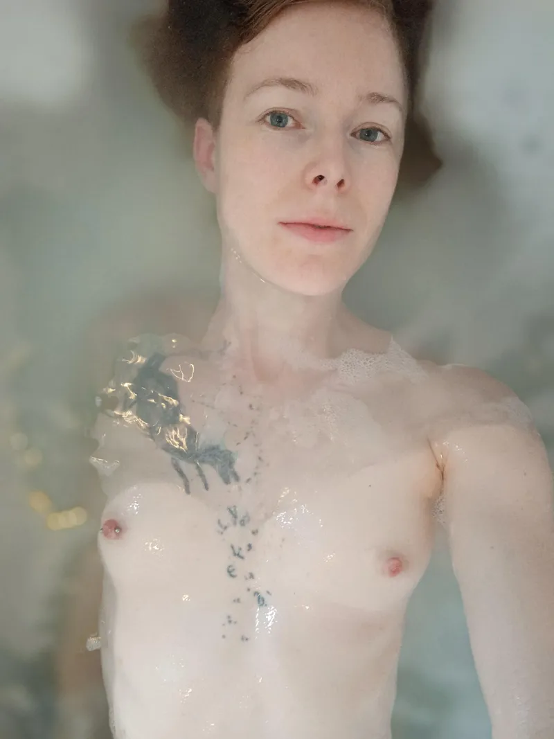 Thumbnail Floating with Tiny Tits: Dive into JuniperLunaRocks' World | TinyTits
