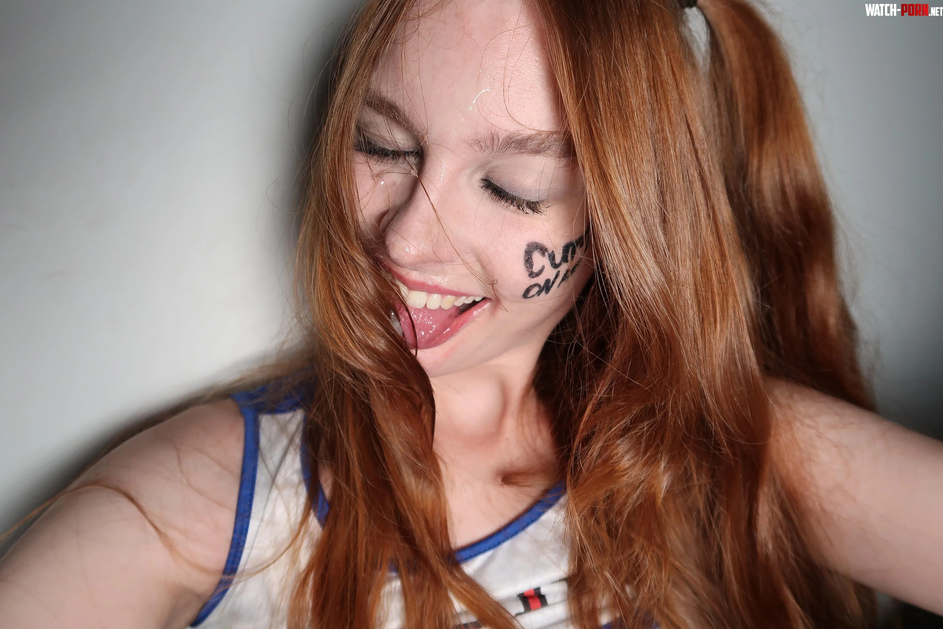 This cheerleader loves cum by Faairyfeet