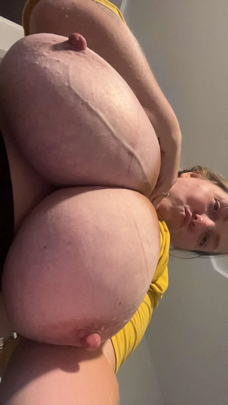 Thumbnail Unveiling Sensations: The Temptation of Engorged Veiny Breasts