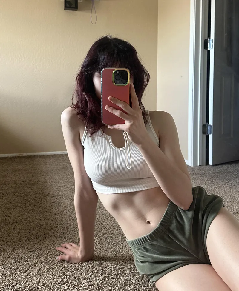 Thumbnail Braless Workout: Comfort in Showing Pokies | xhorchataspicex