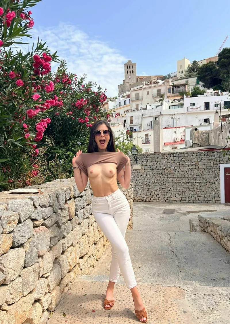 Thumbnail Public Flash: Peek into Catzy007's LittleCaprice World