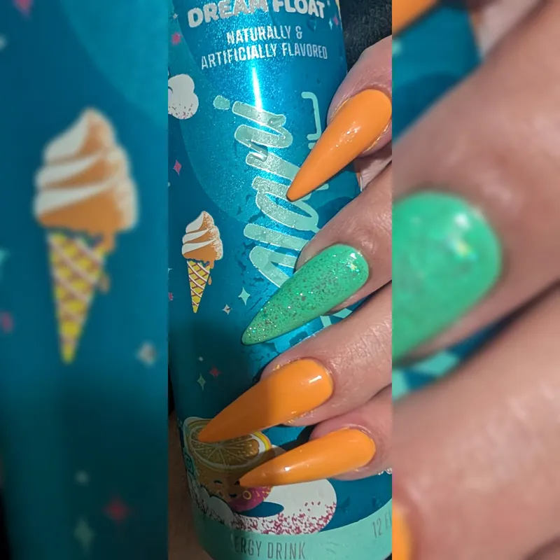 Thumbnail Caffeinated Excitement with a Fresh Nail Set - smokeysluut