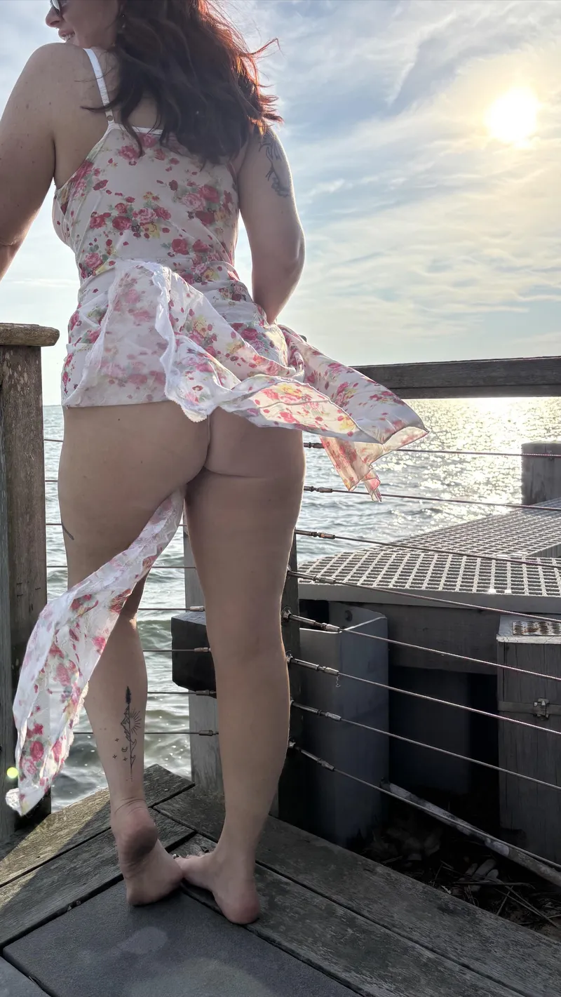 Thumbnail Feeling the Breeze: It’s a Bit Windy by GngrPeach | WhiteCheeks