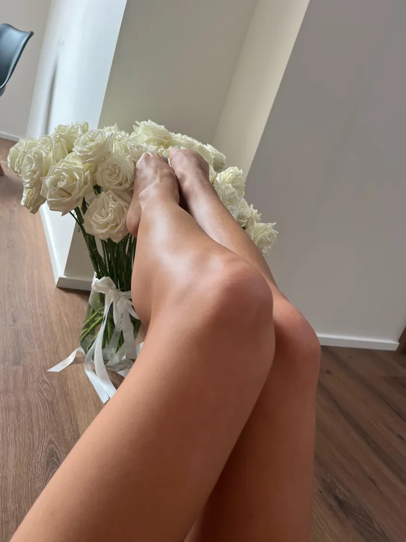 Thumbnail StageLightSin and the Story of My Smooth Legs