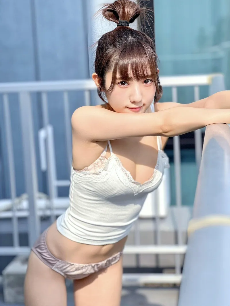 Thumbnail yuuki-ichinose Introduces Gravure Sensation: Chuchu 春蝶