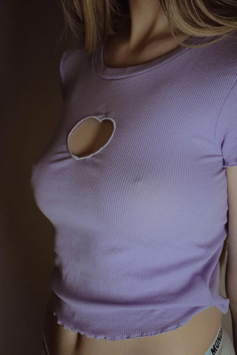 Thumbnail buonbella Seeks Approval: Going Braless - Are You Good to Go?