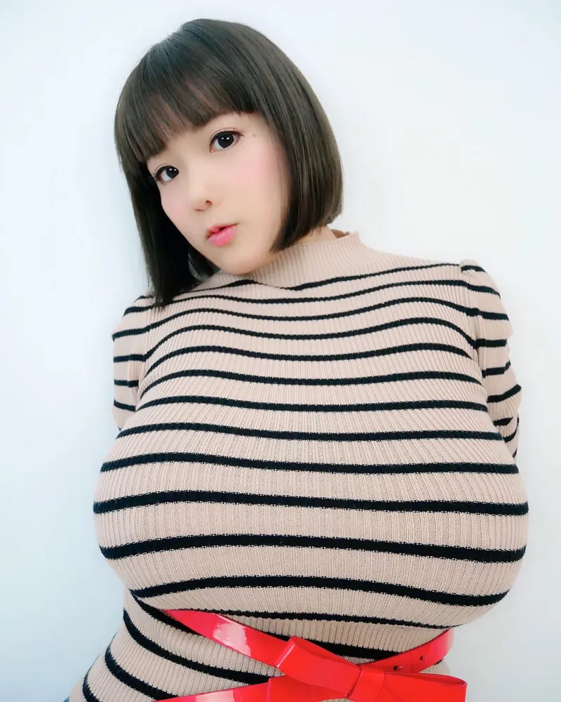 Thumbnail Horizontal Stripes: A Fashion Statement in 2busty2hide | 2busty2hide