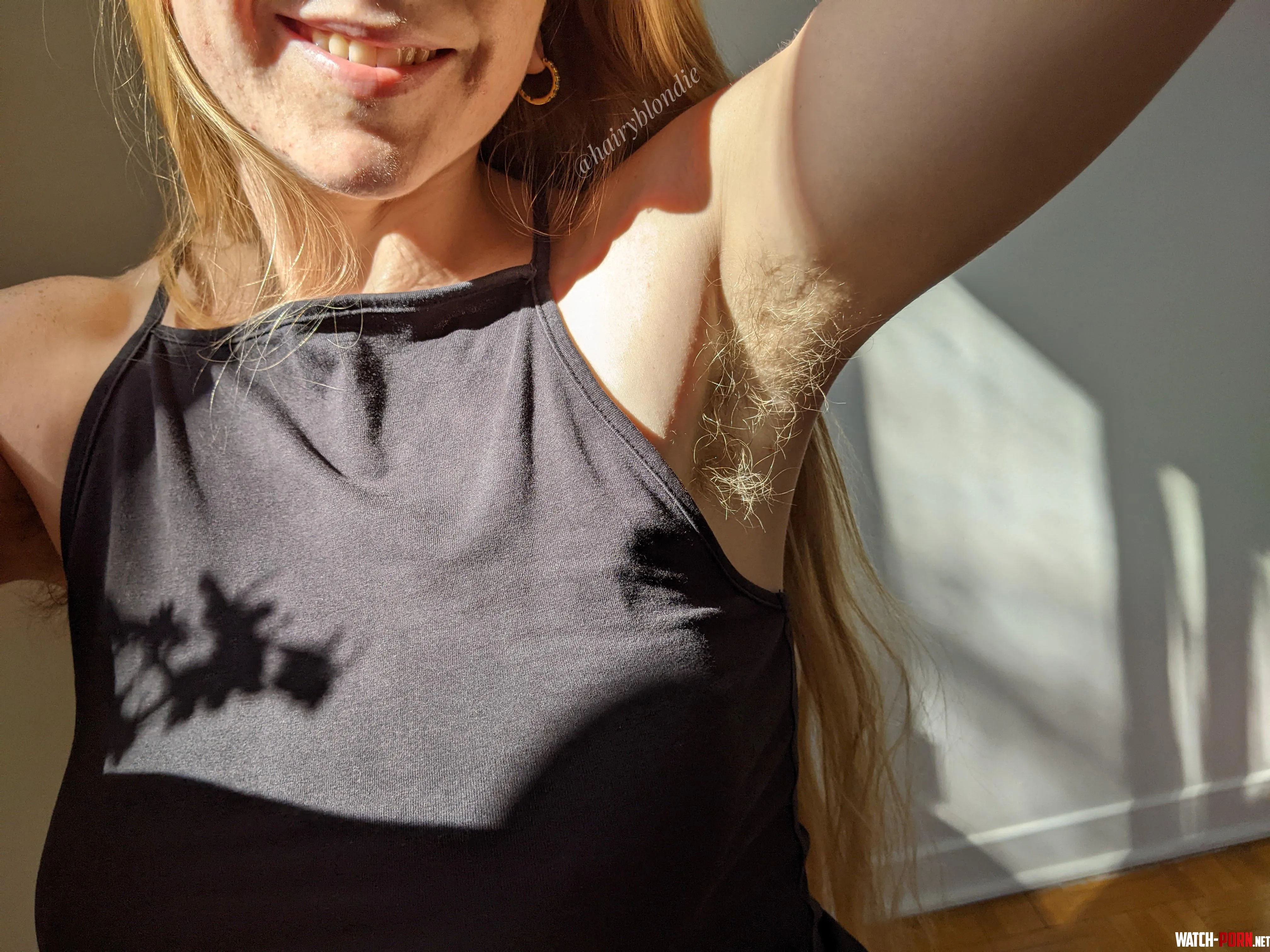 I don’t wear deodorant, I prefer my natural smell by efiwfsn