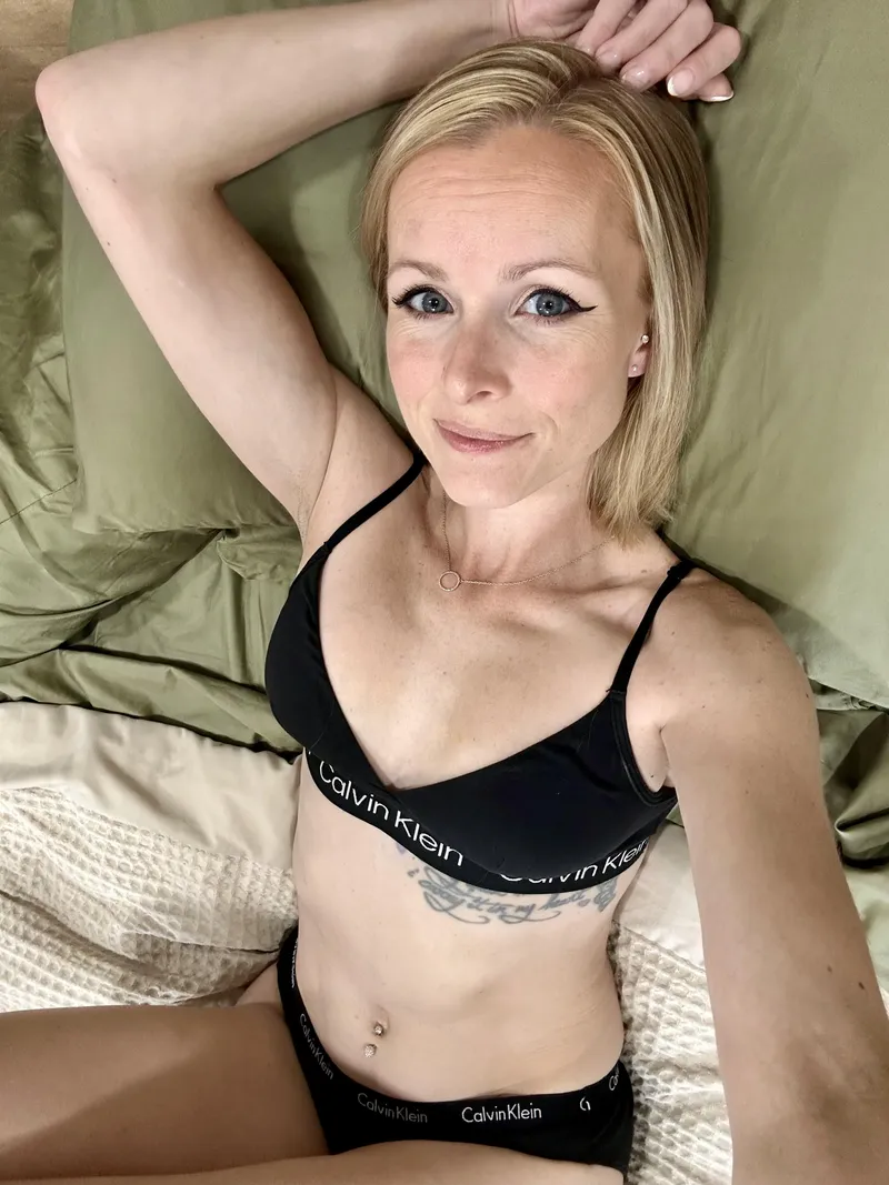 Thumbnail Comfort in Style - Lily_Devyne Unveils the Soft Sports Bra Secret | Category: cleavage
