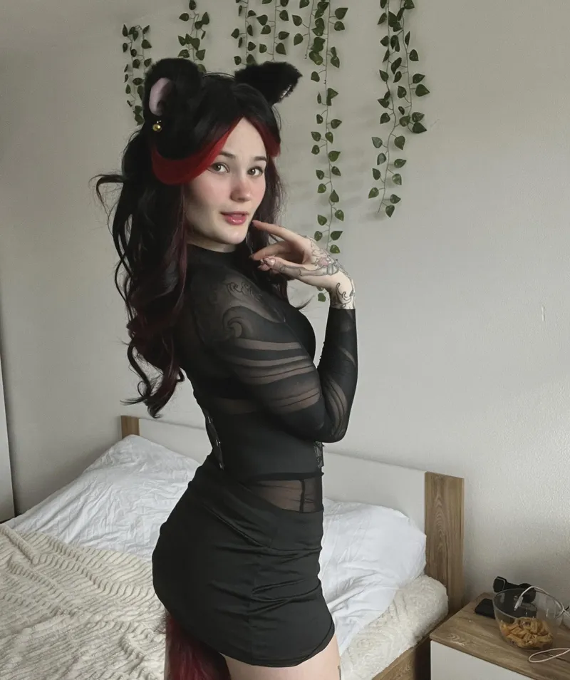 Thumbnail Playfully Seductive: MagicalSunnyQueen's Claw Mark Promise