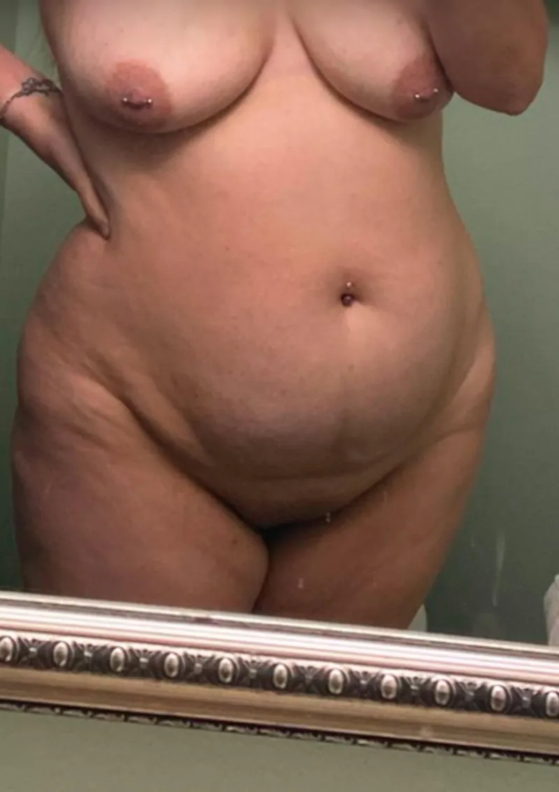Thumbnail MirrorSelfie Fun: Southernbull1 as the Cool Mom