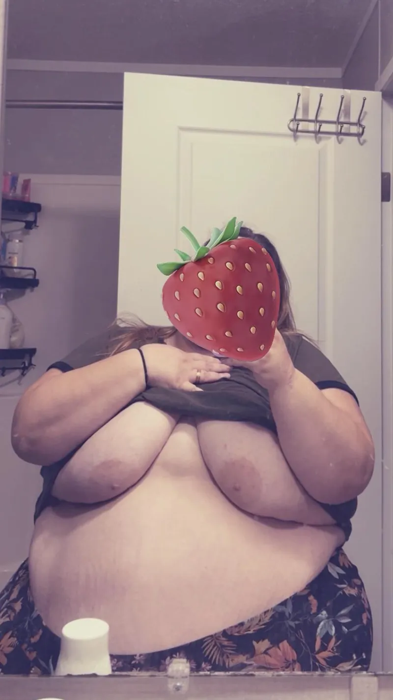 Thumbnail Exploring Sensual Moments in SSBBW Culture by Different-Profile-43