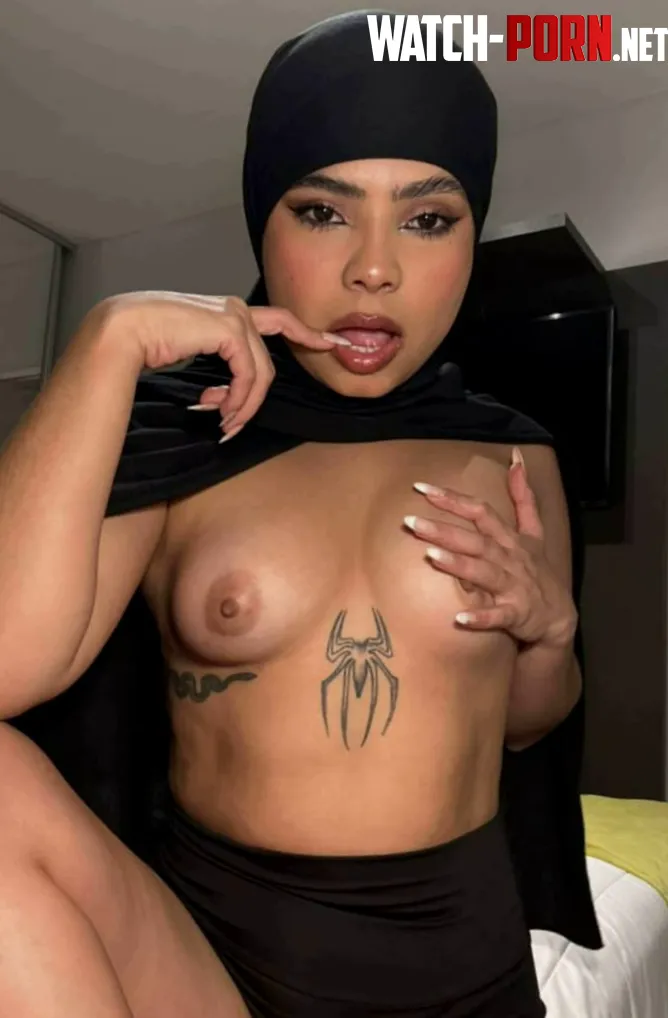 Hey mr. Redditor, I love being told that I'm a good lil slut by JessyGlow